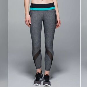 Lululemon Inspire Tight II, Black/Blue Tropics, Size 6
